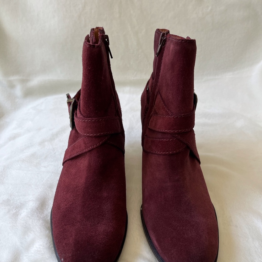 NEW Zodiac burgundy leather boots size 8